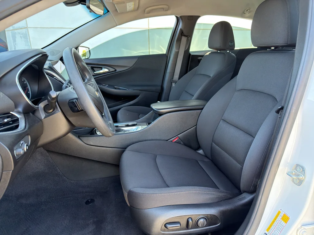 Used 2021 SUMMIT WHITE Chevrolet LT image 9