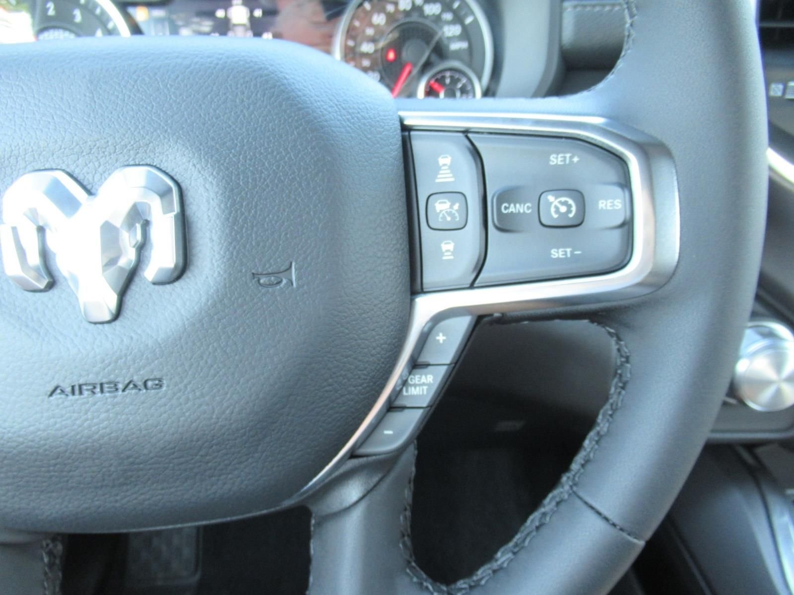 New 2026 Molten Red Pearl-Coat Exterior Paint RAM Laramie image 27