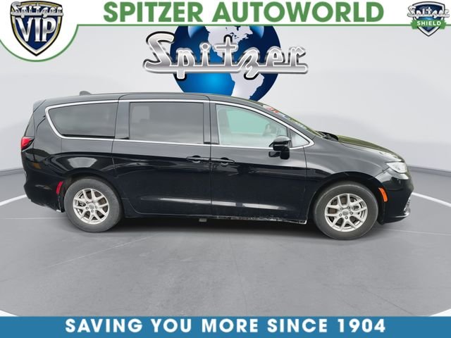 Used 2024 Black Chrysler Touring L image 10