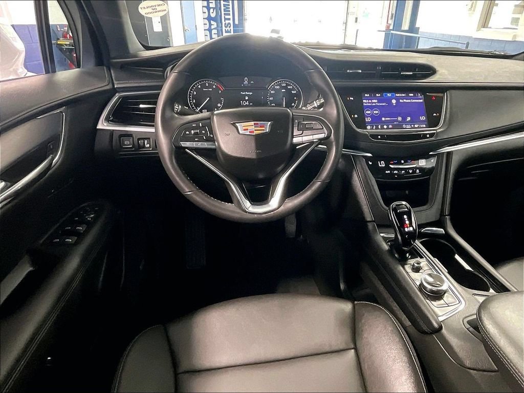 Used 2024 Crystal White Tricoat Cadillac Luxury image 18