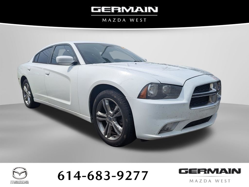 Used 2014 White Dodge SE image 1