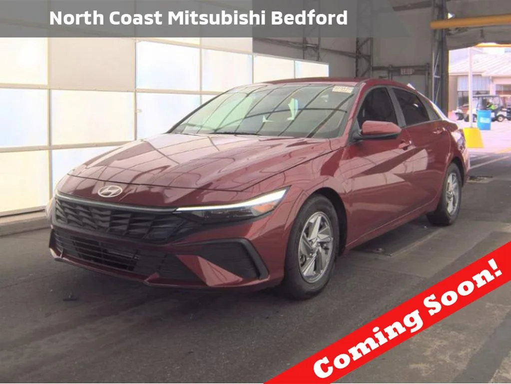 Used 2024 Red Hyundai SE image 1