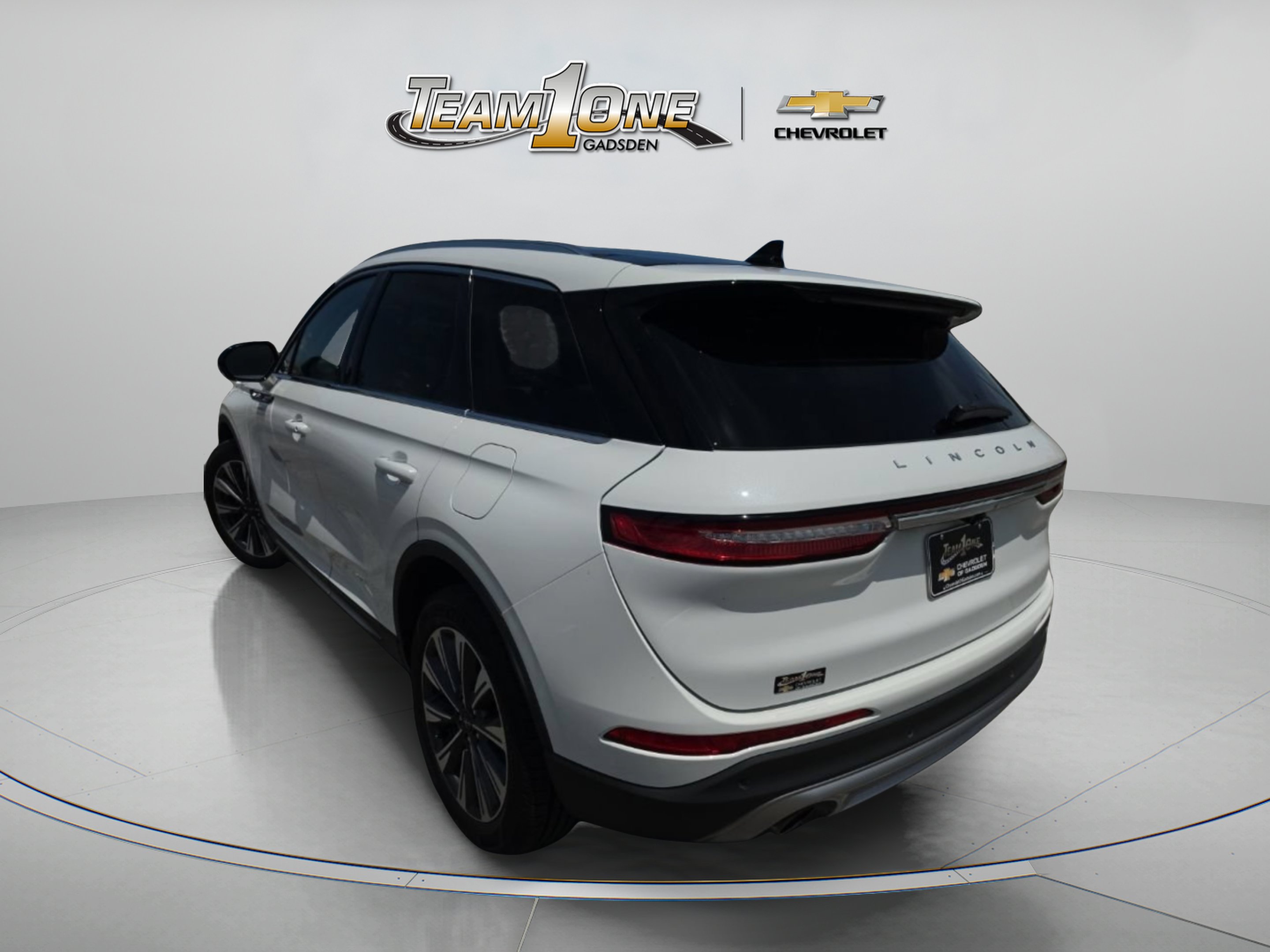 Used 2020 White Lincoln Reserve image 5