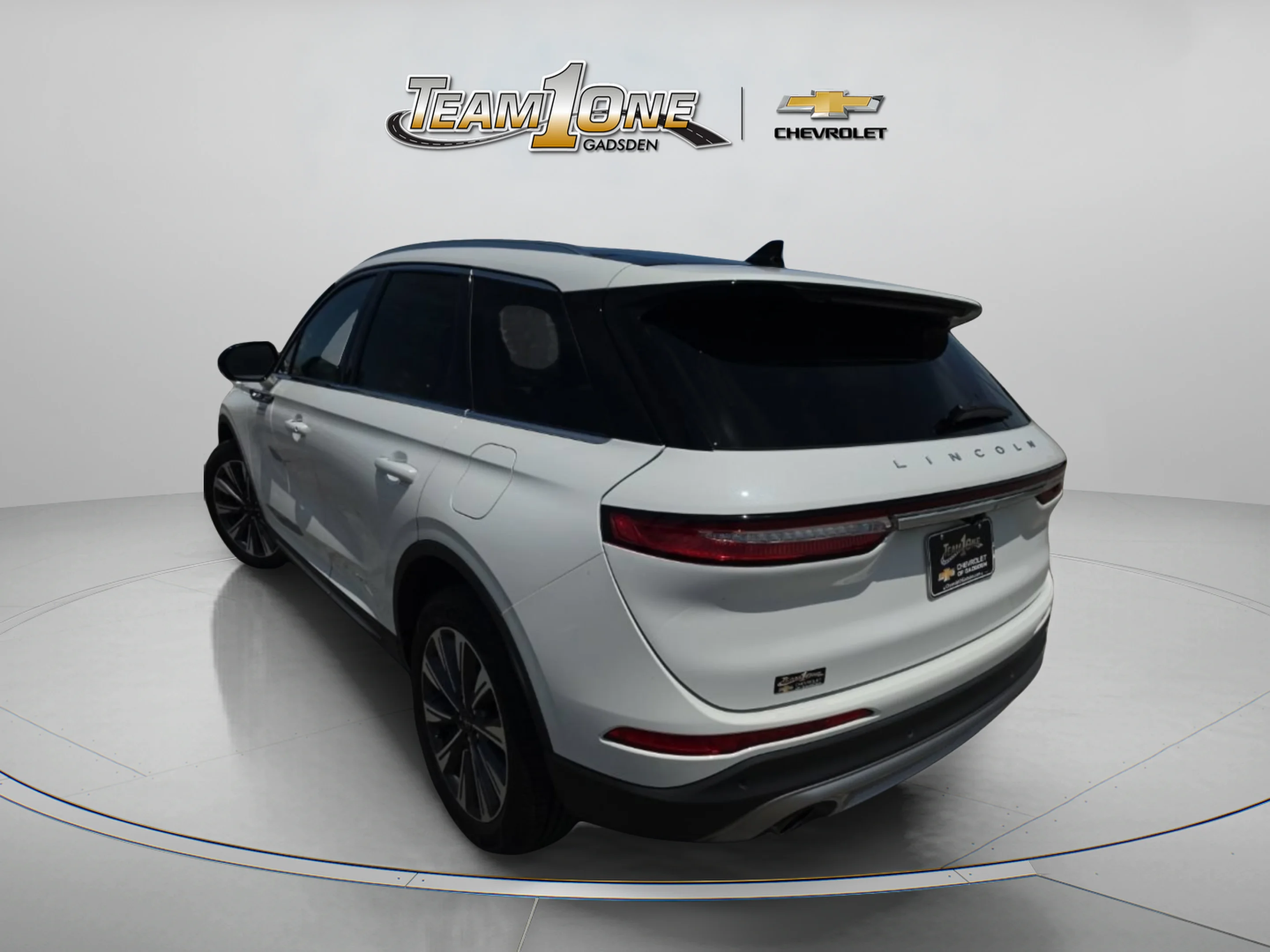 Used 2020 White Lincoln Reserve image 5