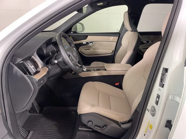 2026 Volvo XC90 Plus - Photo 16