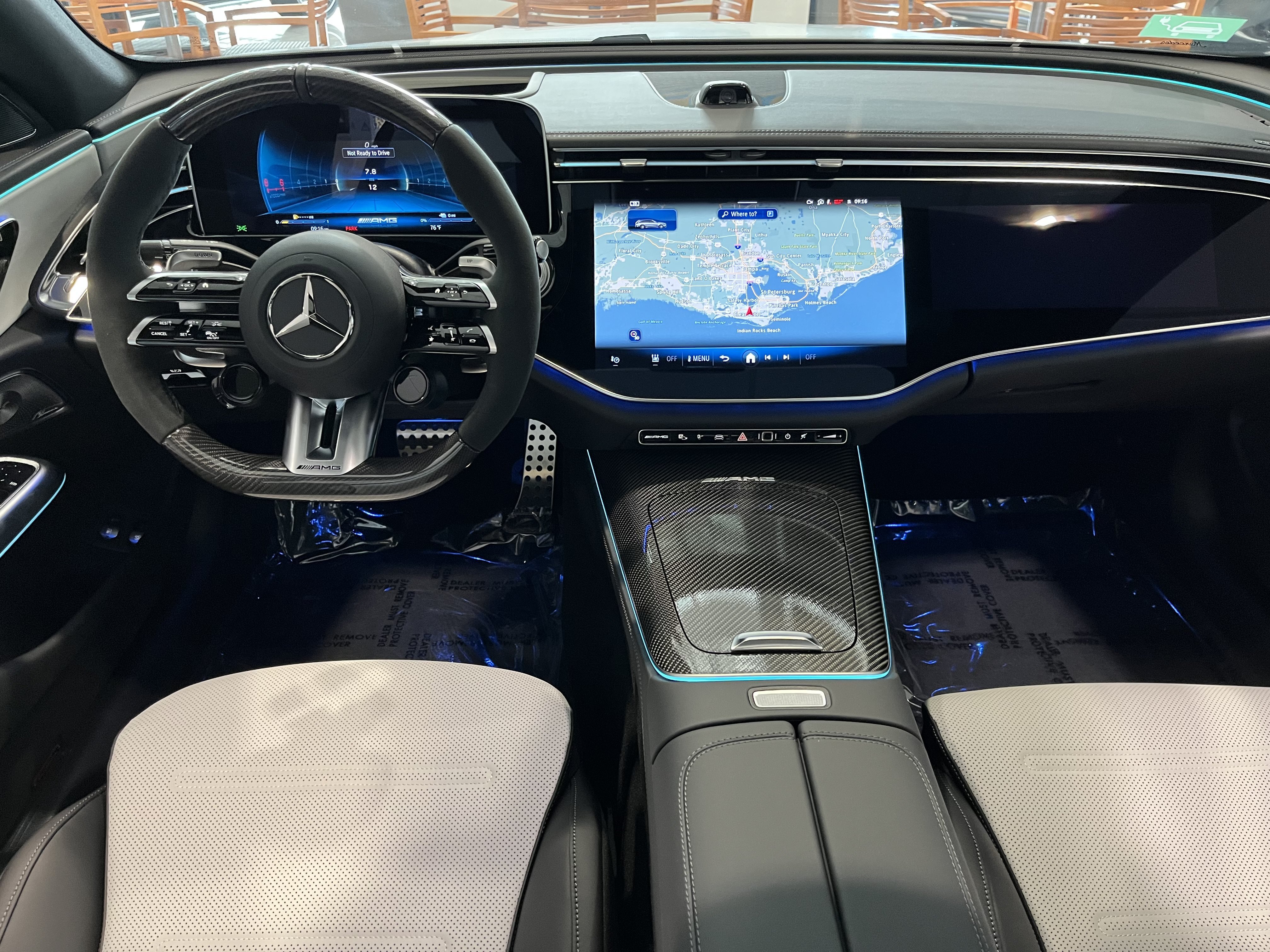 New 2026 MANUFAKTUR Moonlight White Magno Mercedes-Benz AMG® E 53 E image 17
