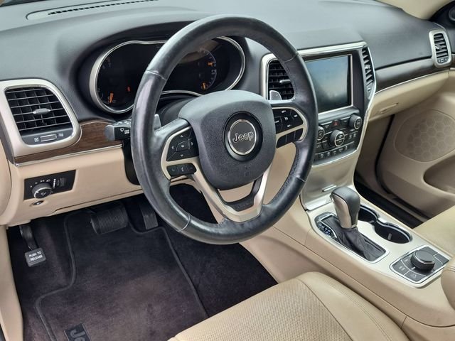 Used 2017 White Jeep Limited image 10