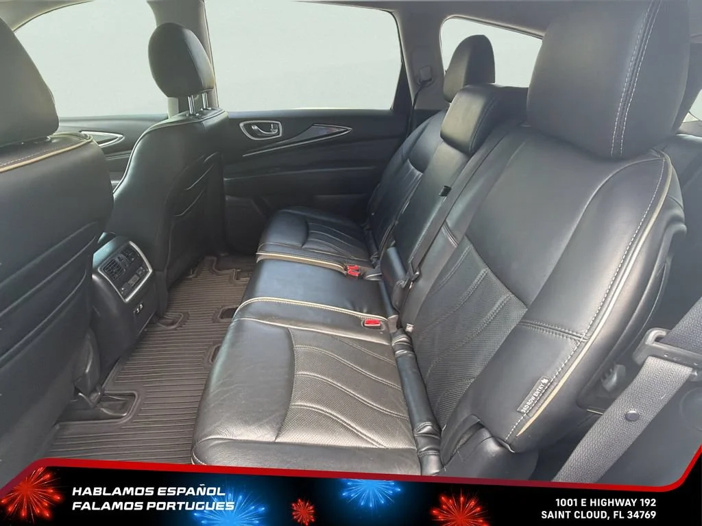 Used 2020 White INFINITI LUXE image 25