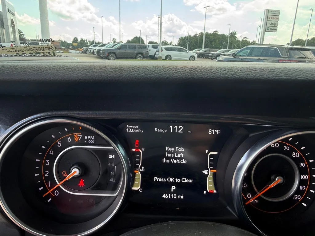 Used 2022 Black Jeep Sport image 15