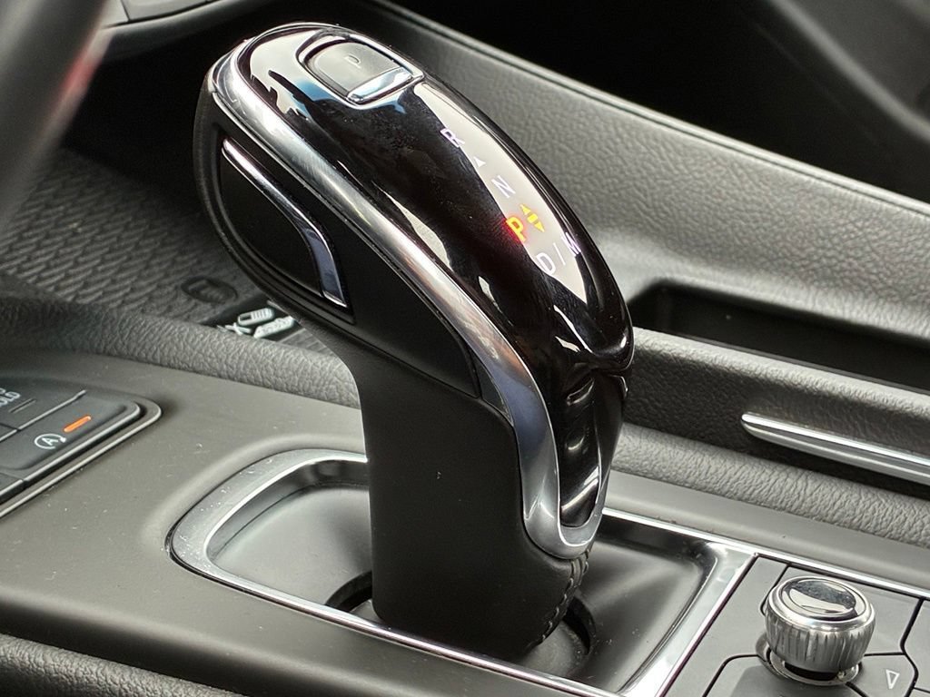 Used 2023 Silver Cadillac Luxury image 18