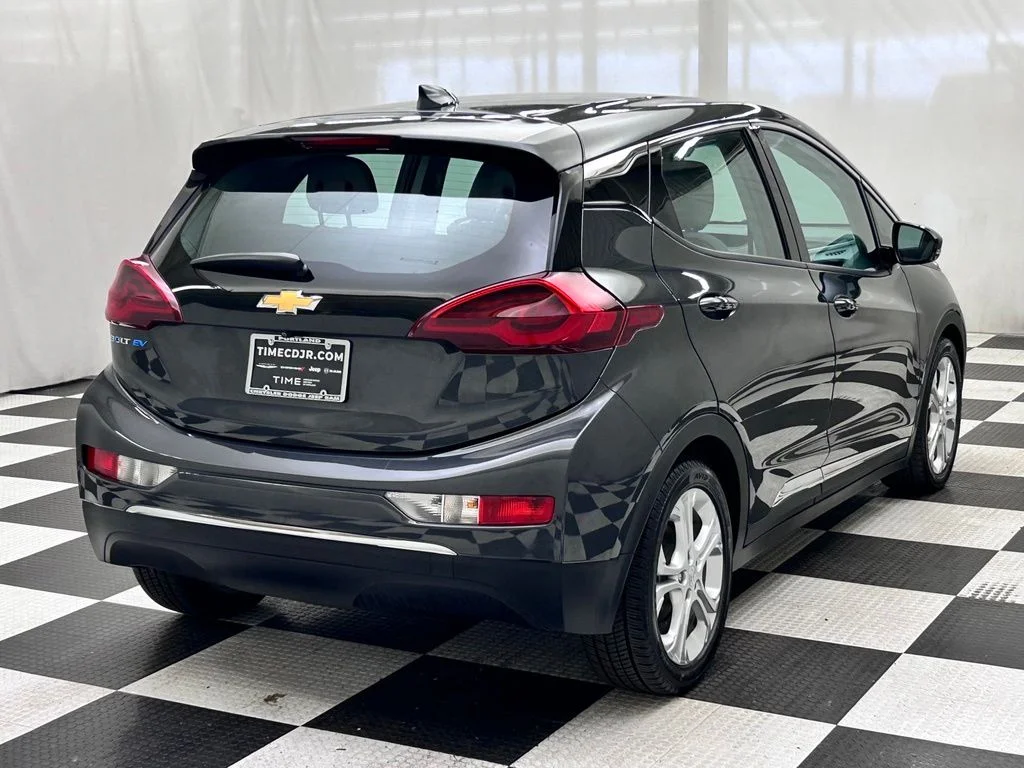 Used 2020 Gray Chevrolet LT image 7