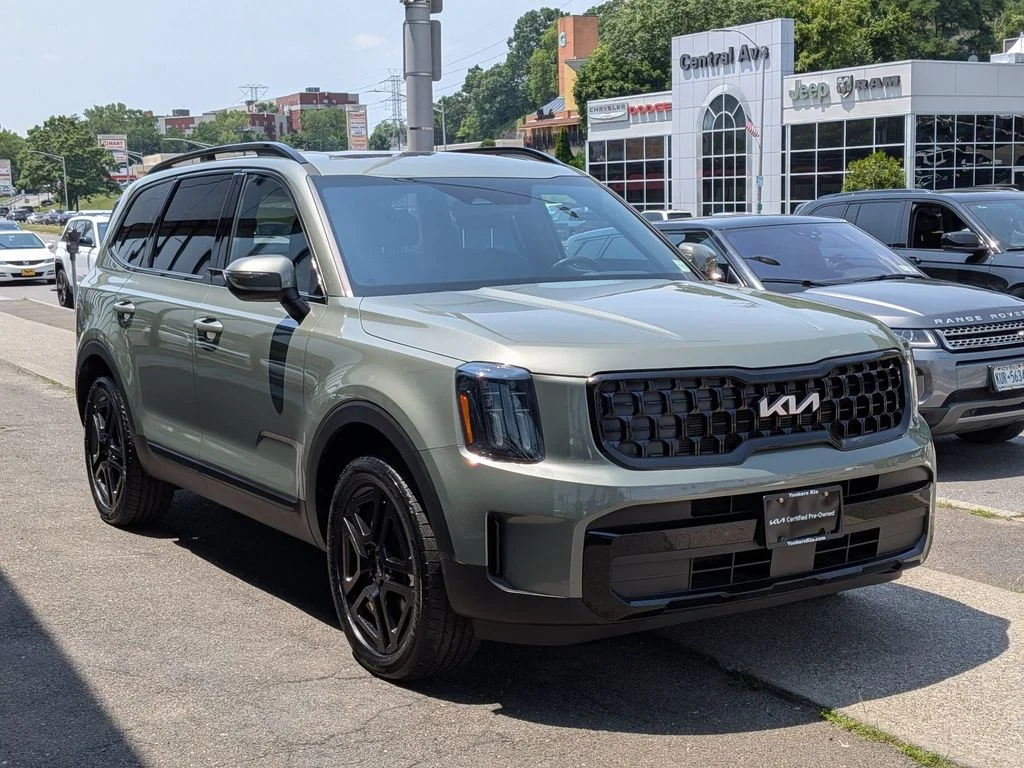 Used 2024 Green Kia EX X-Line image 4