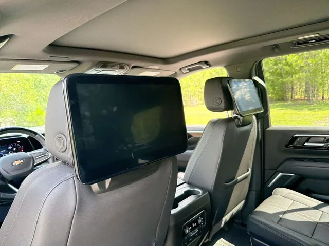 Used 2025 Black Chevrolet High Country image 28