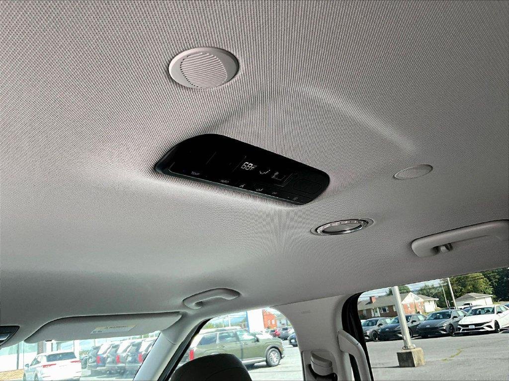 New 2027 Blue Hyundai SE AWD image 12