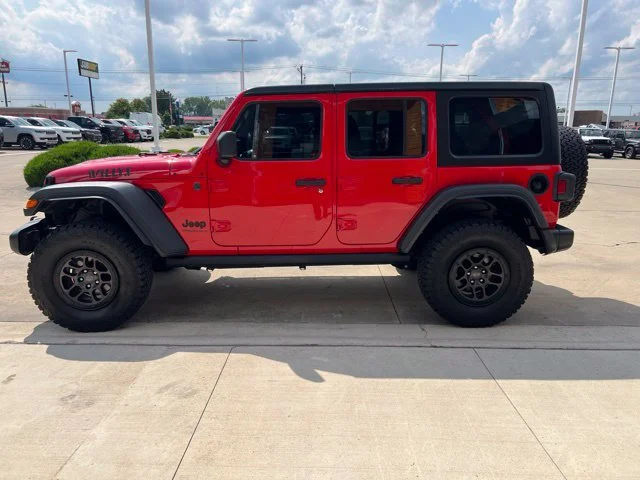 Used 2023 Red Jeep Sport S image 6