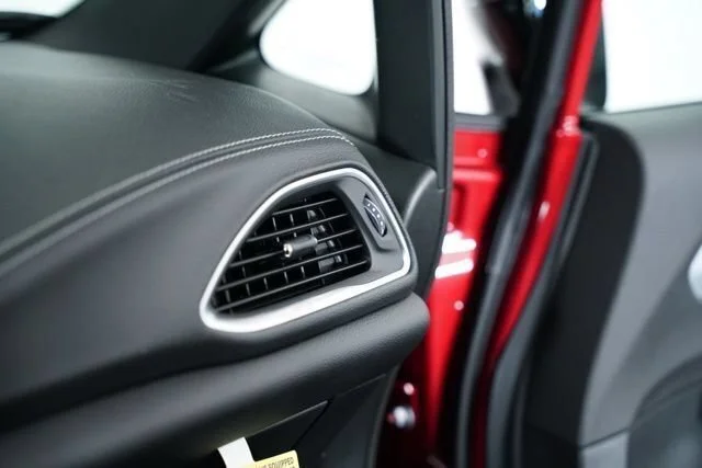 2026 Chrysler Pacifica Limited - Photo 13