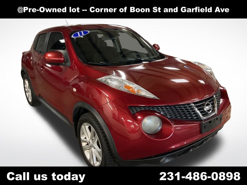 Used 2011 Red Nissan SL image 7