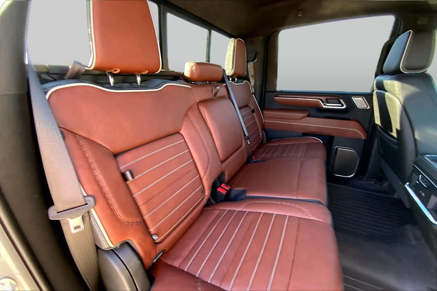 Used 2025 Sterling Metallic GMC Denali Ultimate image 19
