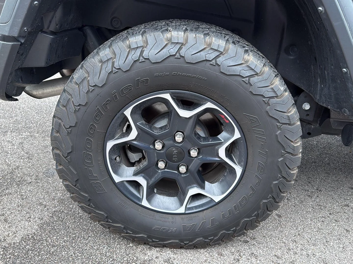 Used 2023 Granite Crystal Metallic Clearcoat Jeep Rubicon image 13