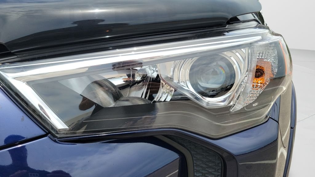 Used 2022 Blue Toyota SR5 image 24