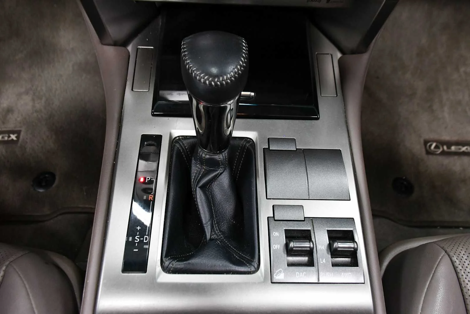 Used 2018 Starfire Pearl Lexus  image 23