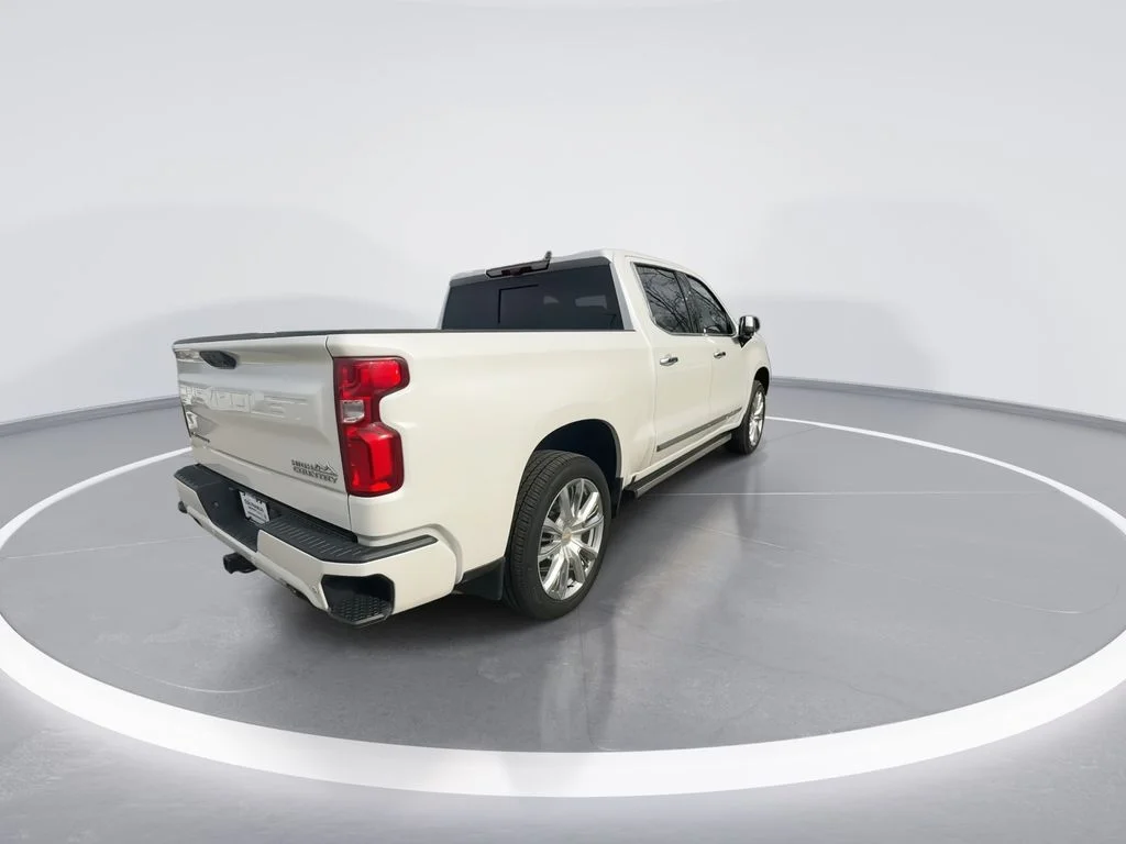 Used 2024 Beige Chevrolet High Country image 8