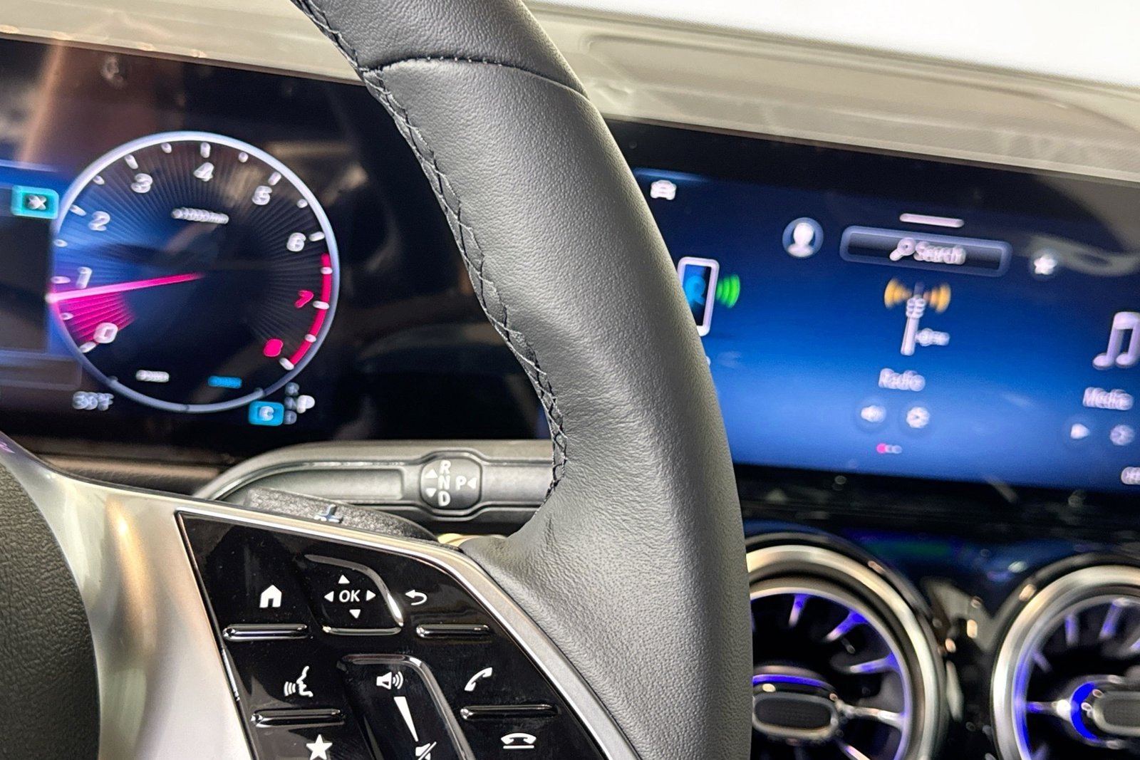 New 2026 Cirrus Silver Metallic Mercedes-Benz GLB 250 image 15
