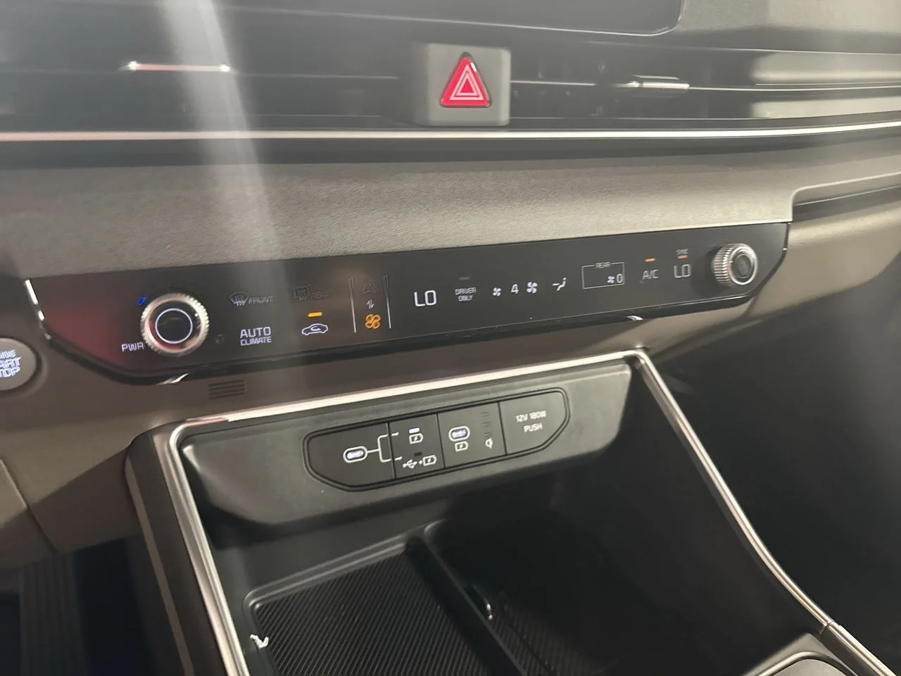 2026 Kia Carnival EX - Photo 24