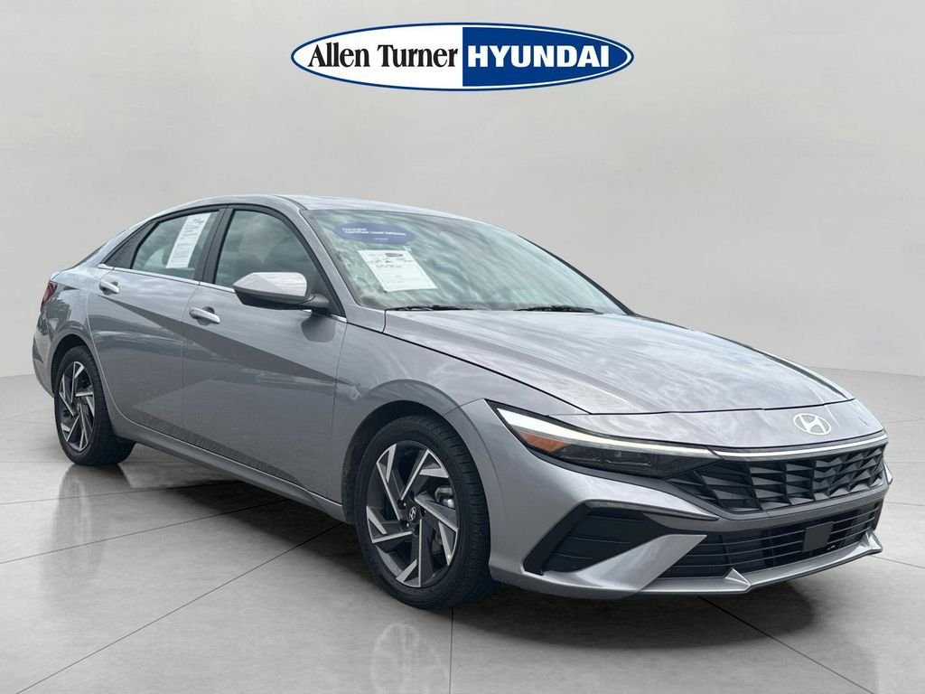Used 2025 Fluid Metal Hyundai SEL Convenience image 2
