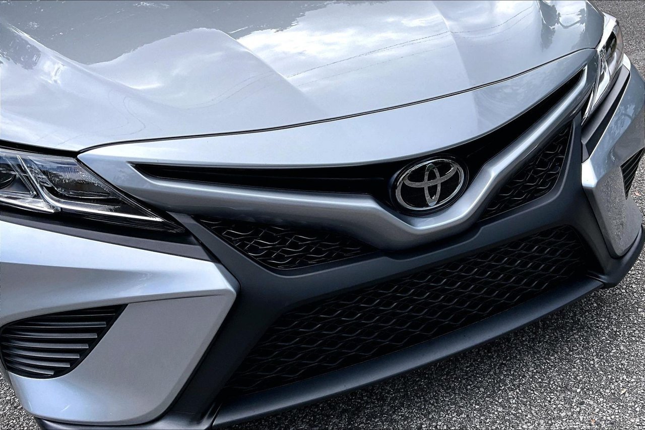 Used 2020 Silver Toyota SE image 33