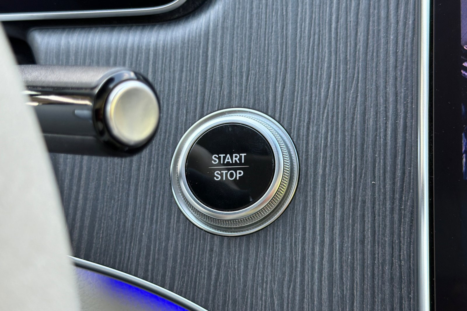 Used 2023 Blue Mercedes-Benz 500 Sedan image 22