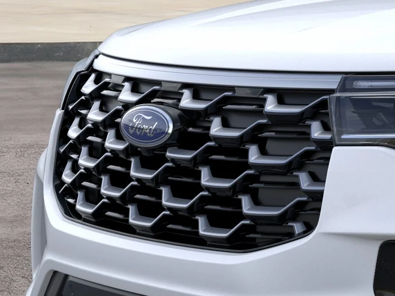 New 2026 Star White Metallic Tri-Coat Ford Platinum™ image 17