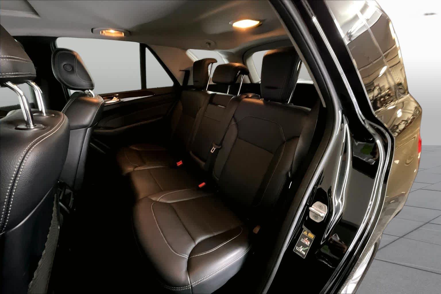 Used 2014 Black Mercedes-Benz ML 350 image 21