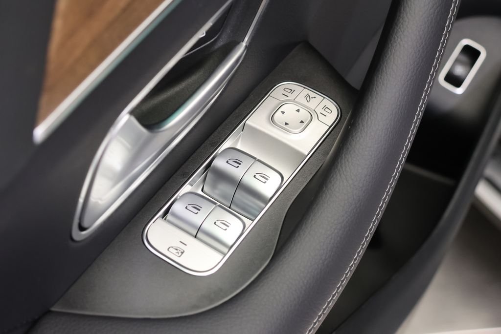New 2026 Polar White Mercedes-Benz GLS 450 image 35
