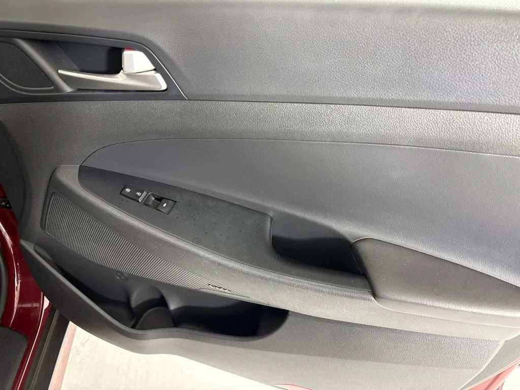 Used 2019 Red Hyundai Night image 15