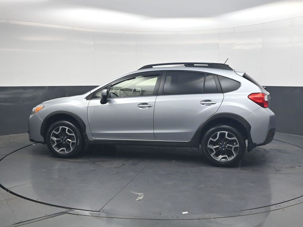 Used 2017 Ice Silver Metallic Subaru Premium image 7