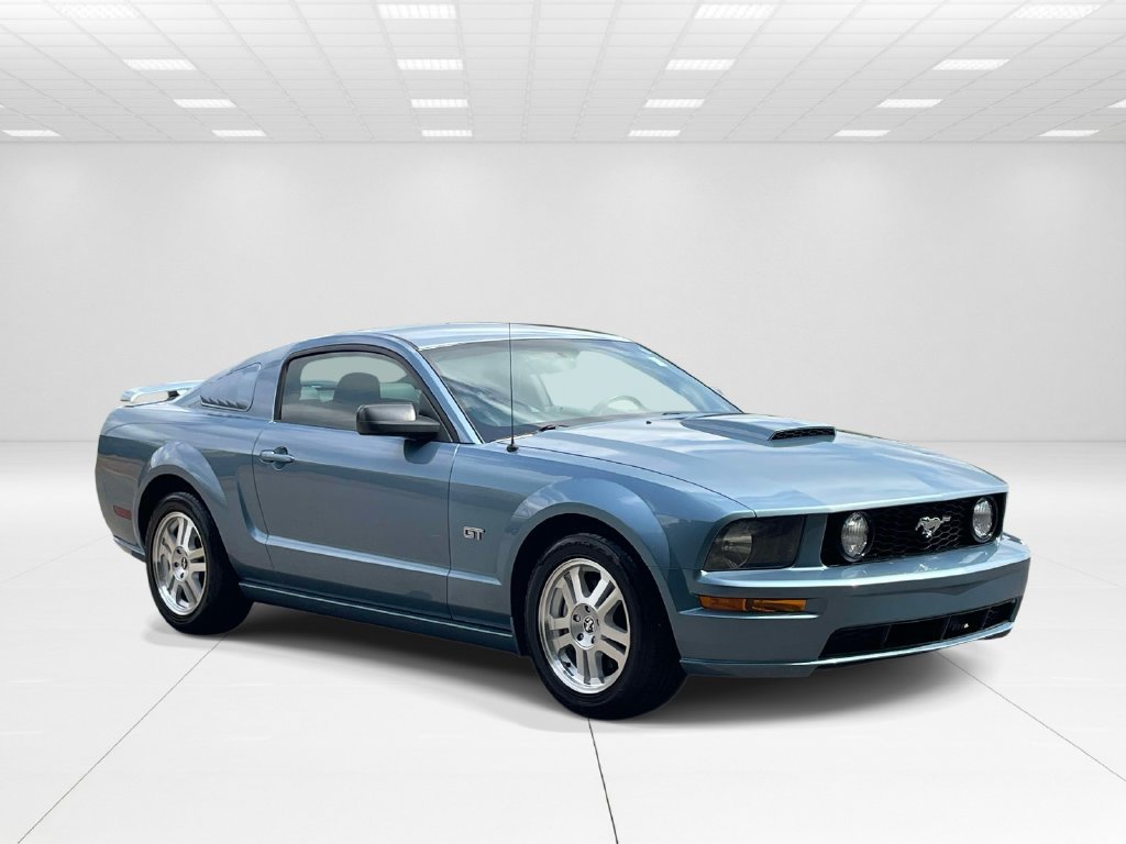 Used 2007  Ford GT Deluxe image 1