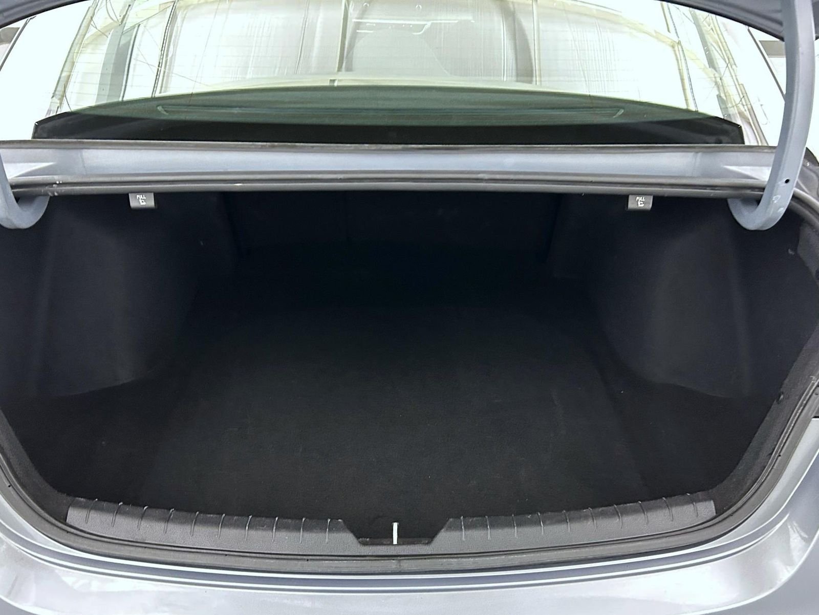 Used 2023 Silver Kia LXS image 21