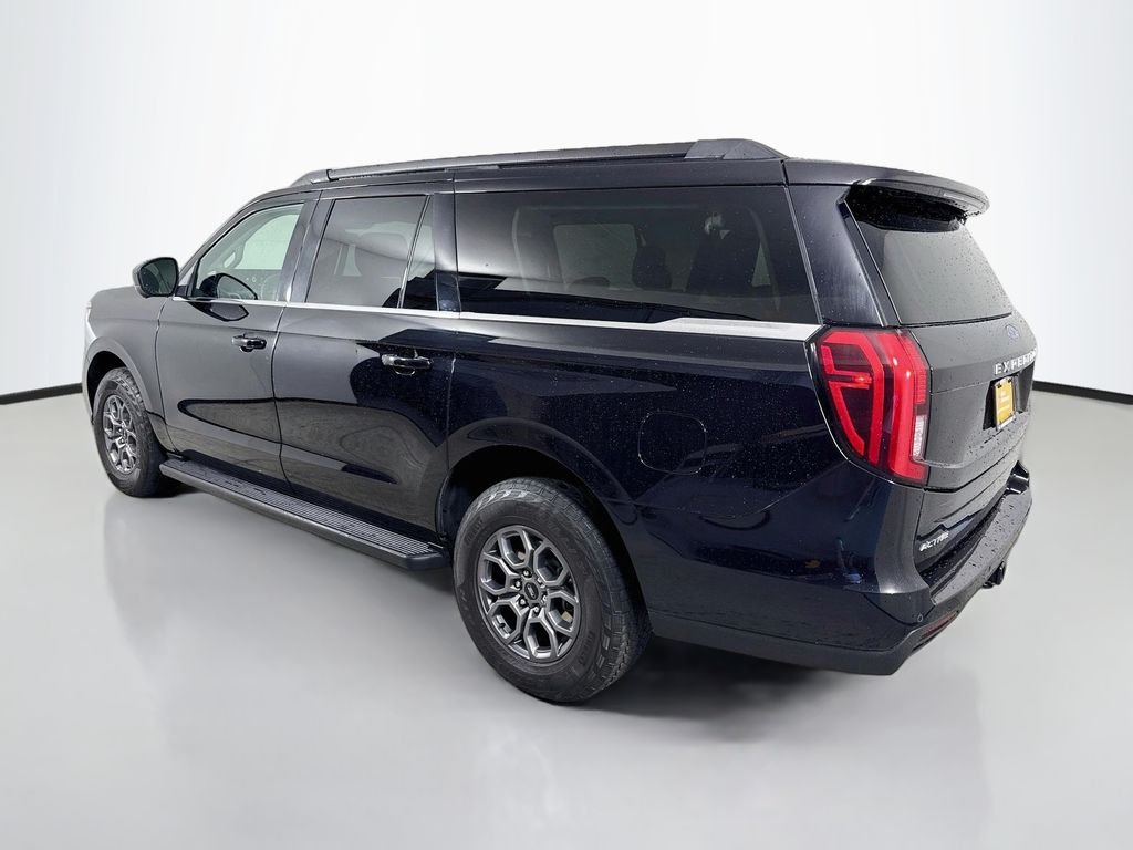 Used 2025 Agate Black Metallic Ford Active image 5