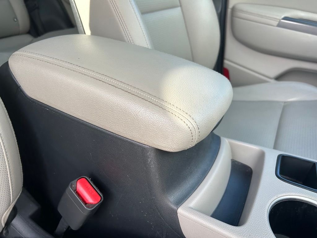 Used 2020 White Kia S image 40