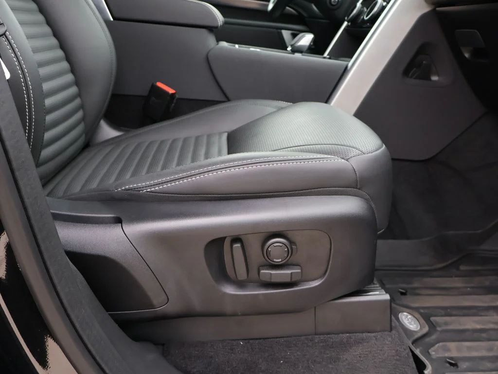 2025 Land Rover Discovery Metropolitan Edition - Photo 10