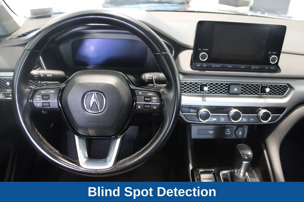 Used 2024  Acura Base image 7