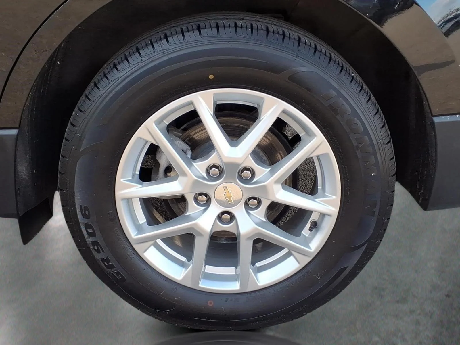 2024 Chevrolet Equinox LT - Photo 11