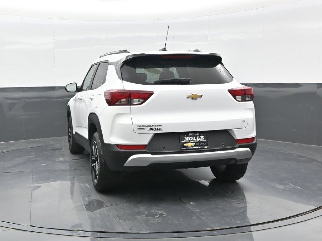 Used 2026 Summit White Chevrolet LT image 5