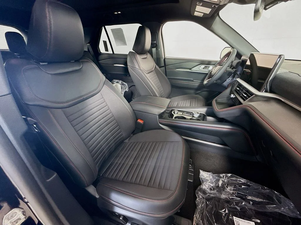 New 2026 Agate Black Metallic Ford ST-Line image 30