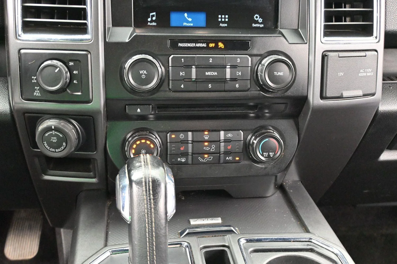 Used 2016 Magnetic Metallic Ford XLT image 24