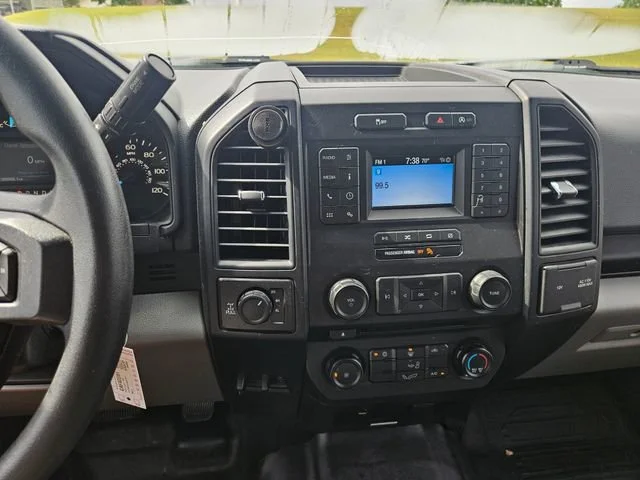 Used 2018 White Ford XL image 17