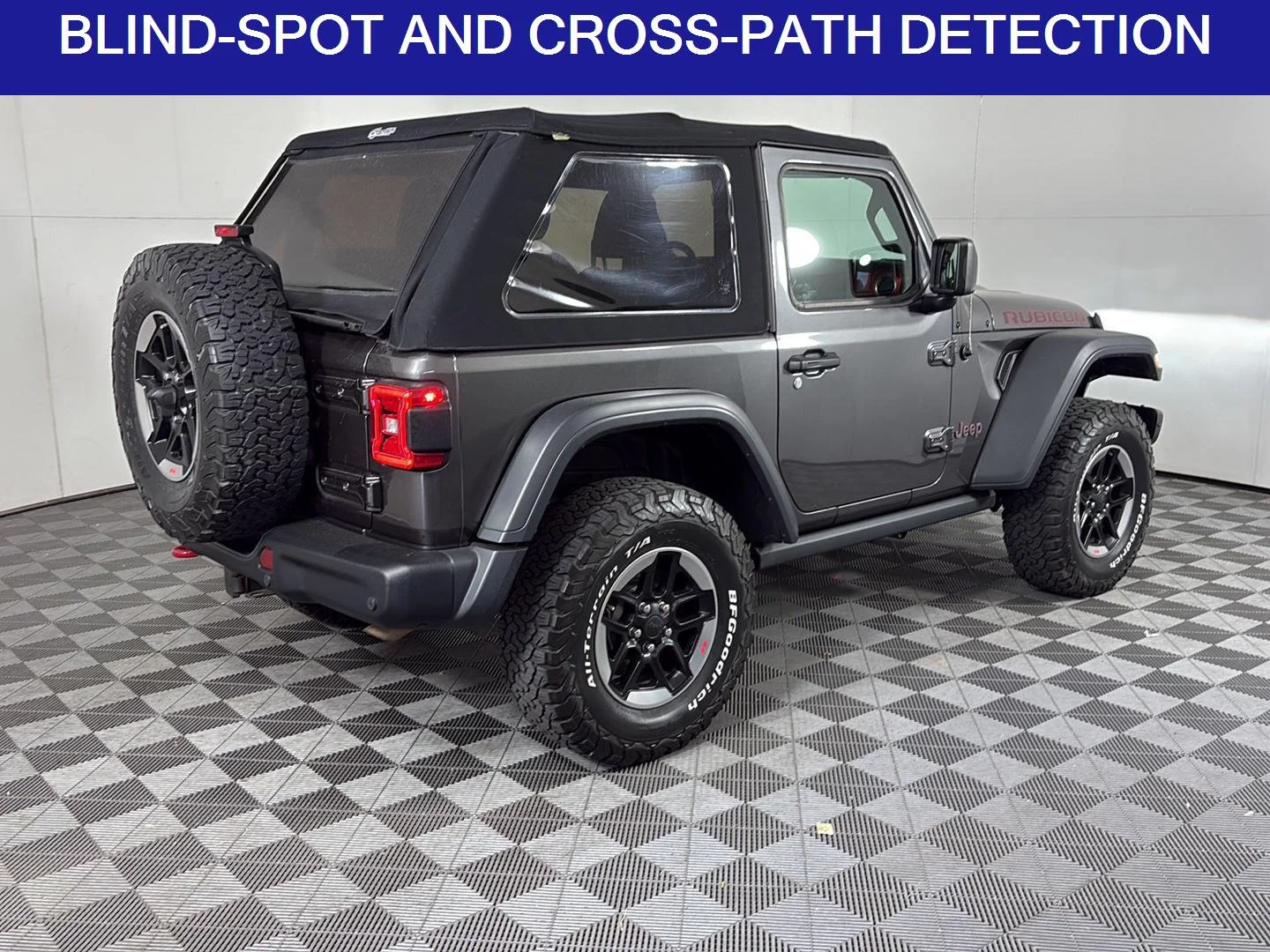 Used 2019 Granite Crystal Metallic Clearcoat Jeep Rubicon image 5