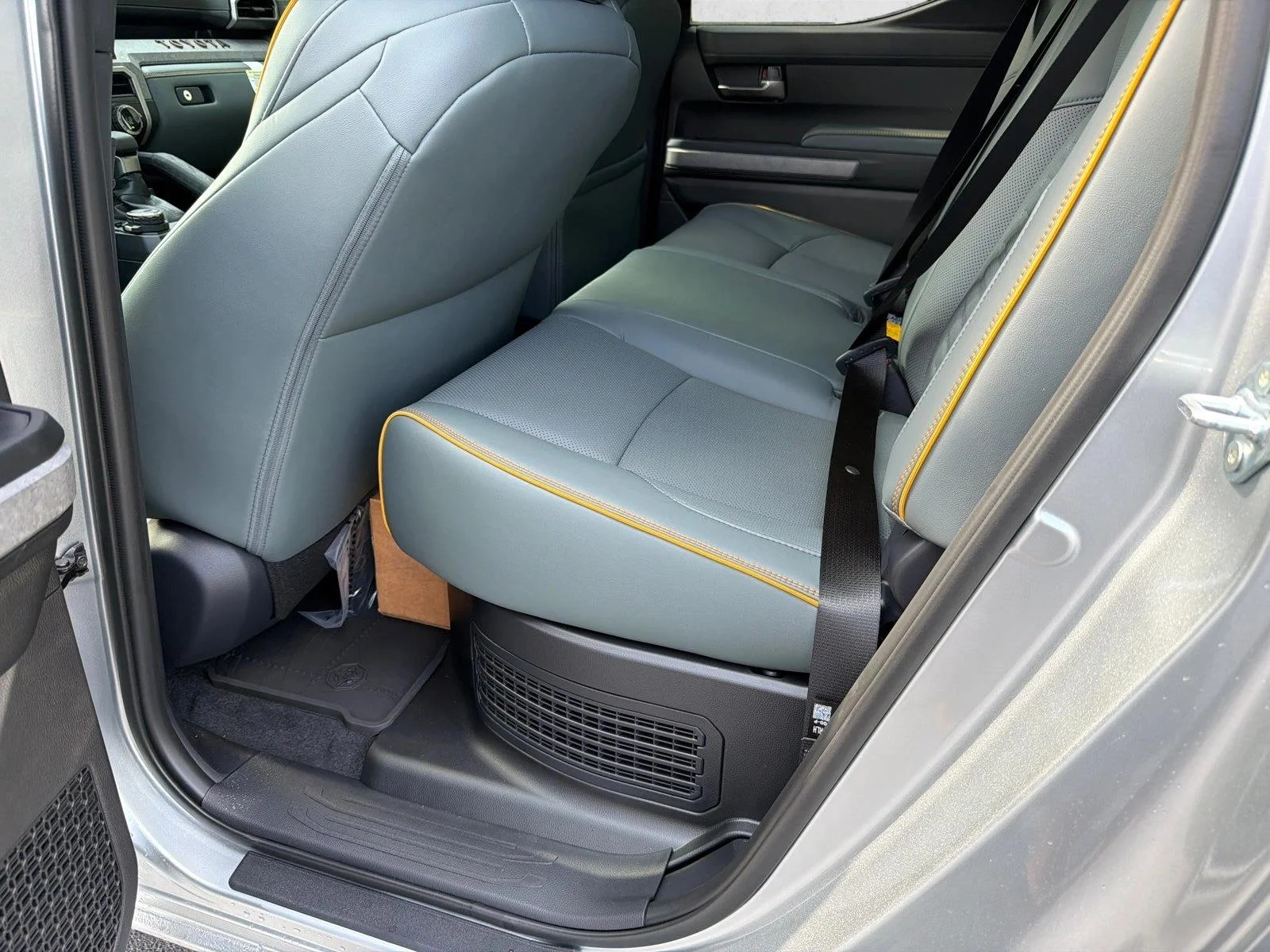 New 2026 Celestial Silver Metallic Toyota Trailhunter image 20