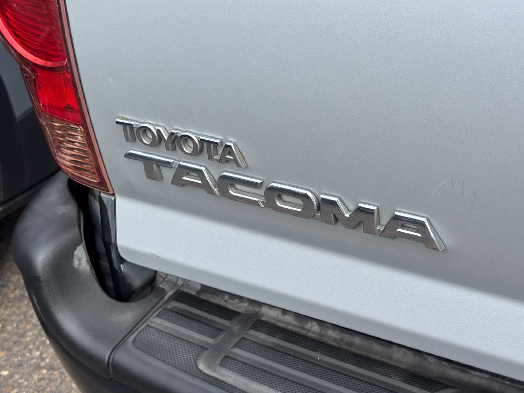 Used 2008 Silver Toyota Base image 7